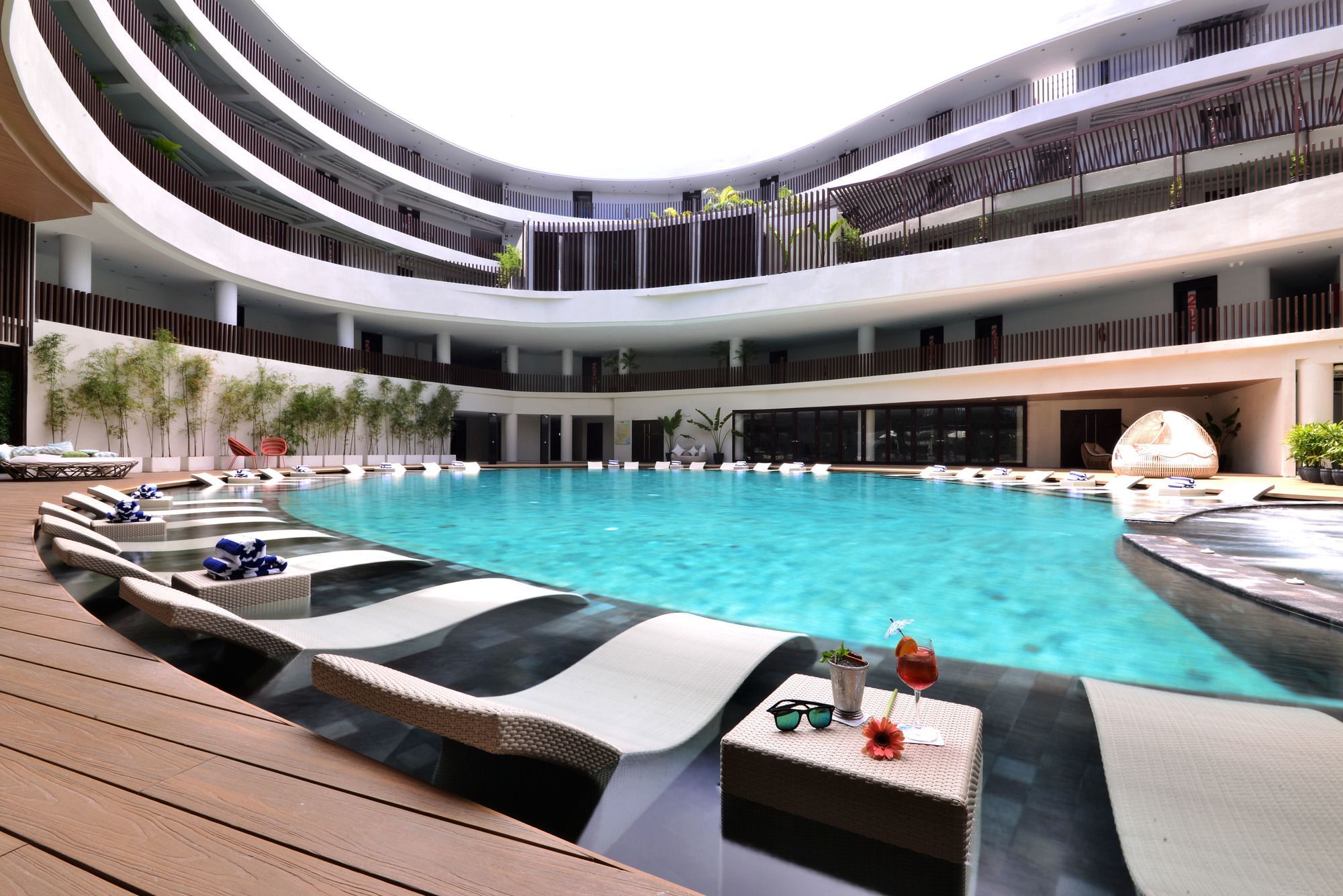 Hue Hotels And Resorts Boracay Managed By Hii Manoc-Manoc Exterior photo